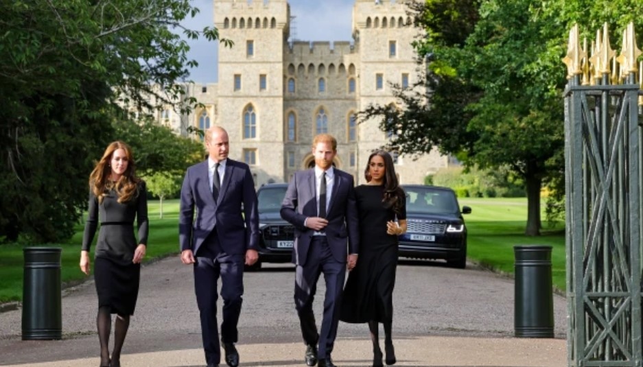 Принц Уилям и принц Хари се събраха неочаквано пред замъка